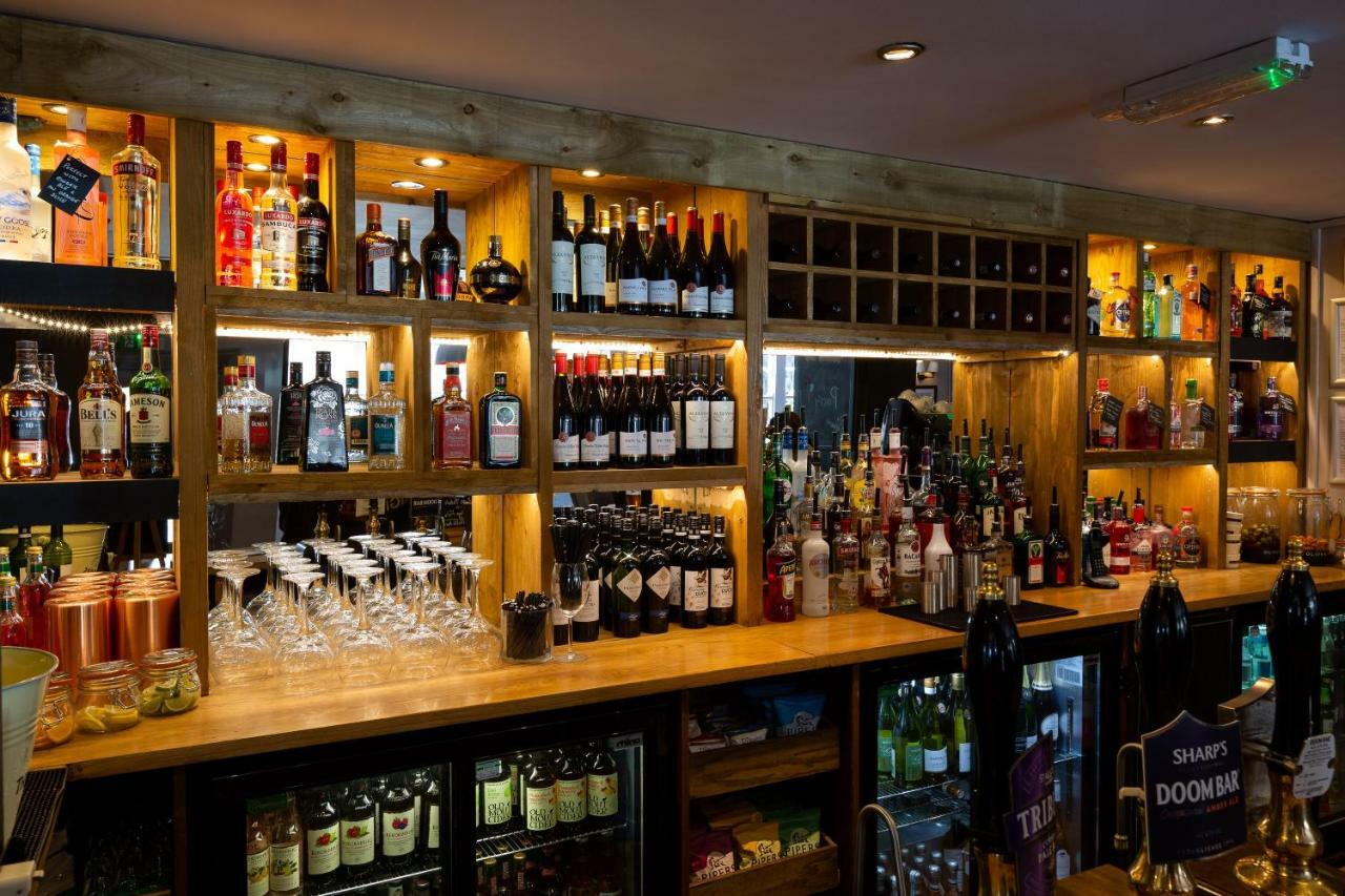 The Poacher Inn Гоок Екстер'єр фото