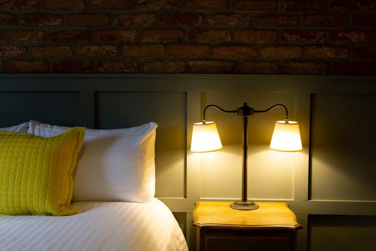 The Poacher Inn Гоок Номер фото