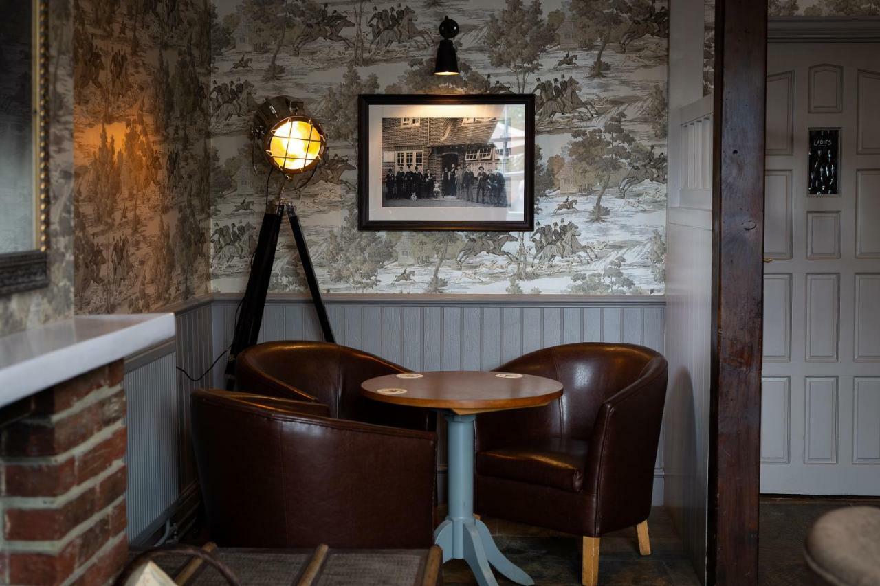 The Poacher Inn Гоок Екстер'єр фото